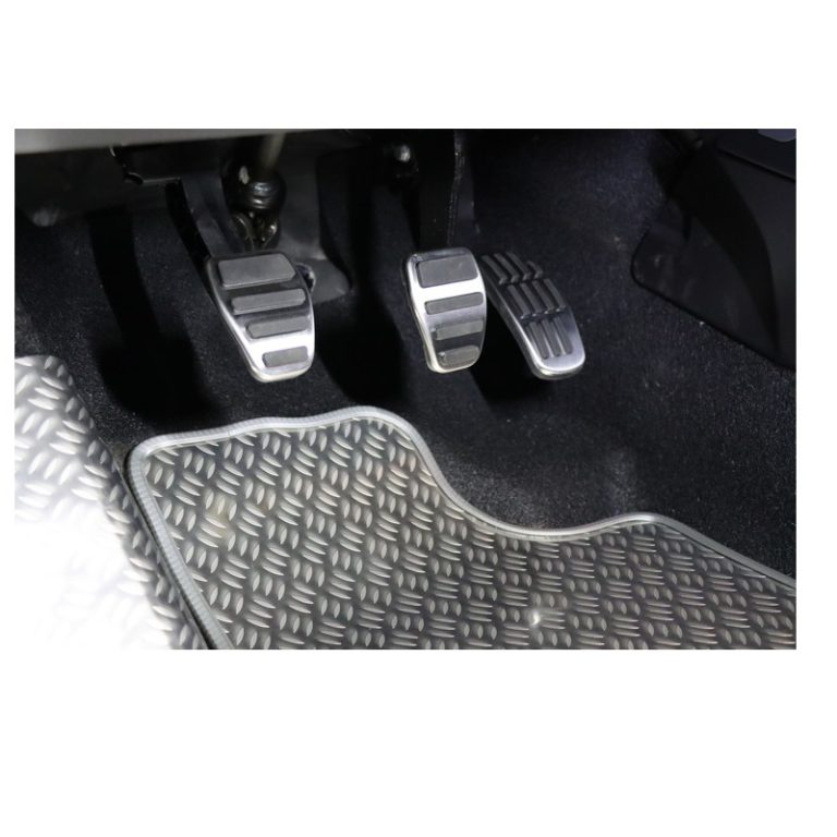 Sportpedale aus Alu mit Anti-Rutsch-Relief für Dacia Duster Bj. 2018-2023
